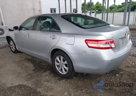 2011 Toyota Camry Le z USA, uszkodzony, nr VIN 4T4BF3EK5BR203076